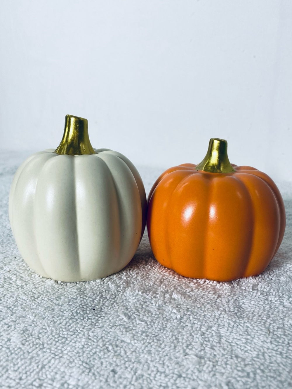 5/$35 Ceramic Pumpkin Fall Halloween Ceramic Tabletop Decorations Set Of 2